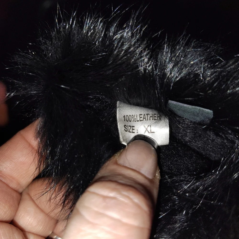 Vintage Black Real Leather Gloves W/Fur Trim - Picture 8 of 8